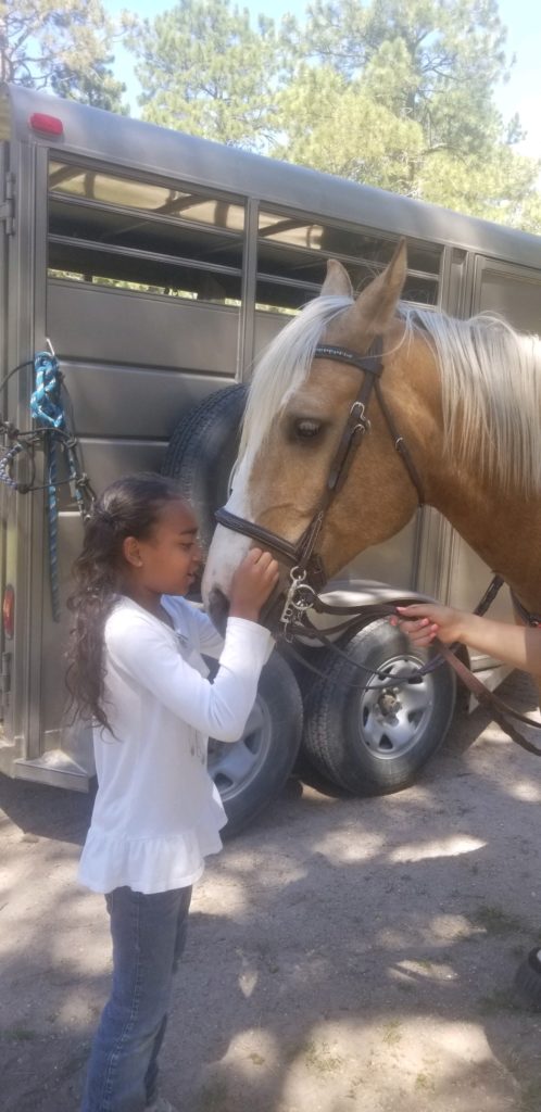 camp.2019.girl.horse